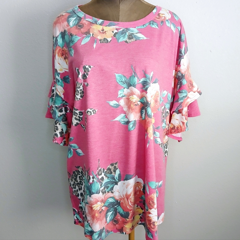 Floral Leopard Pullover Top Women's Size 1XL Rose Pink Multi Ruffle Sleeve